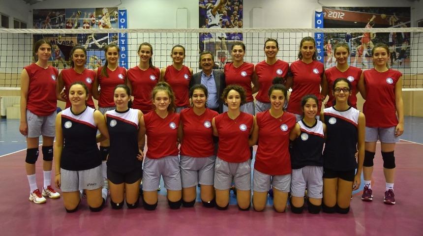 Başkan Ataç’tan başarılı voleybolculara tebrik