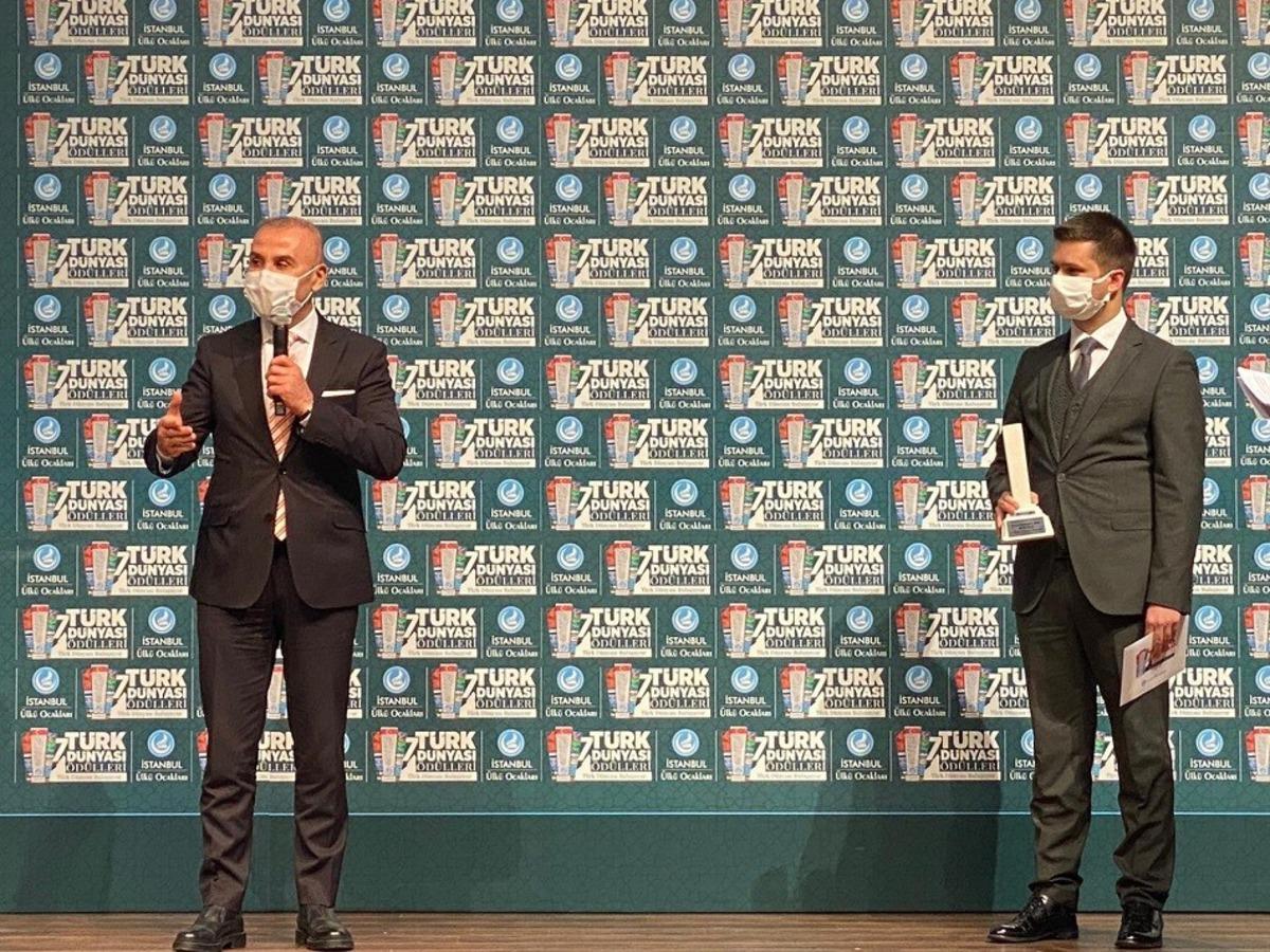 7. T&uuml;rk D&uuml;nyası &ouml;d&uuml;lleri sahiplerini buldu