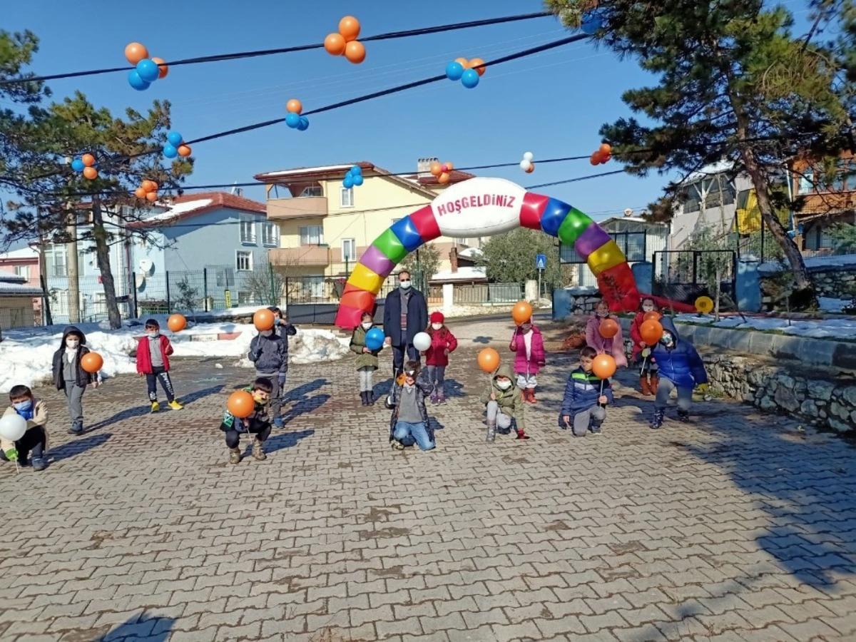 Eğitim &ouml;ğretim yılının ikinci d&ouml;nemi t&ouml;renle başladı