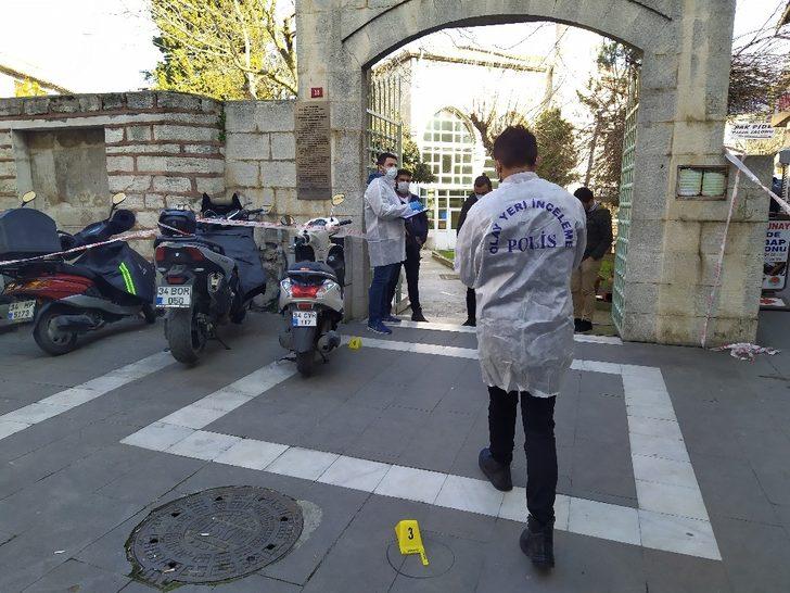 Akrabaların cami çıkışı silahlı kavgası kamerada G3