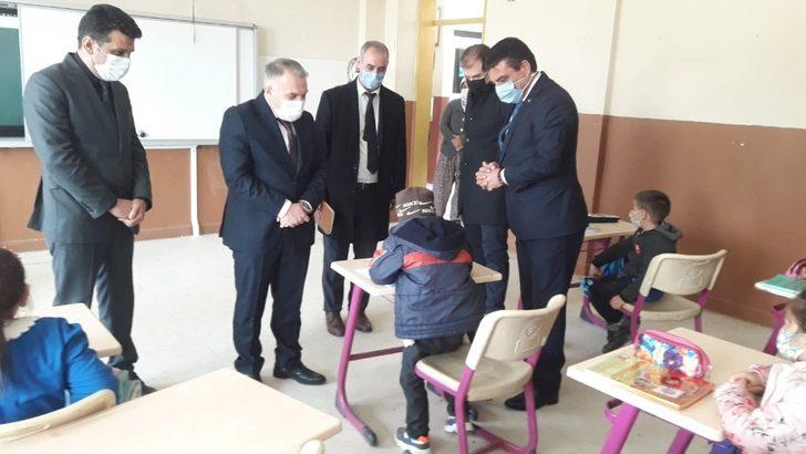 Kula Kaymakamı Duru’dan mahalle ve okul ziyaretleri G1