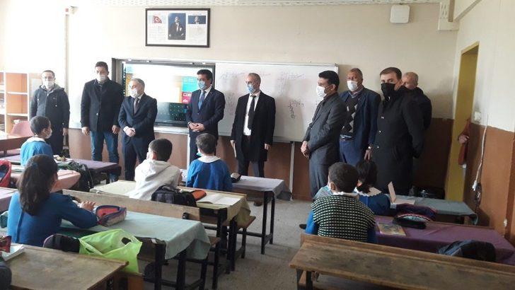 Kula Kaymakamı Duru’dan mahalle ve okul ziyaretleri G3