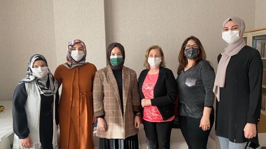 Vali ve belediye başkanı eşlerinden Sevgi Evlerine ziyaret