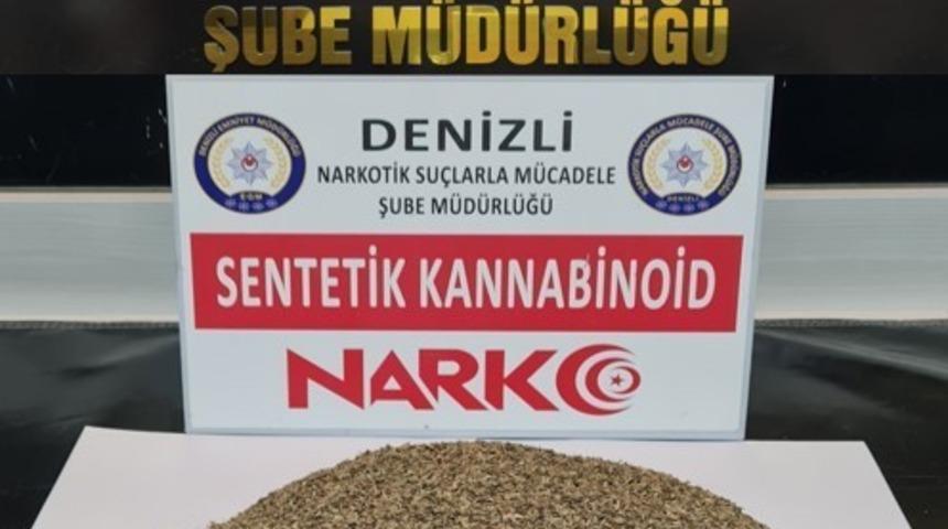 Yüklü miktarda uyuşturucu madde getirdikleri anda yakalandılar