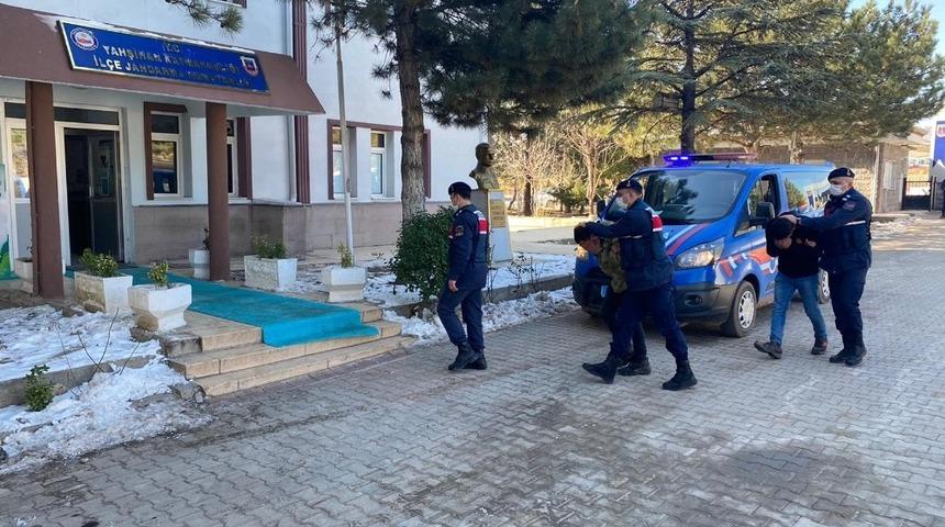 Kırıkkale’de hırsızlık yaparken suçüstü yakalan 2 şüpheli tutuklandı