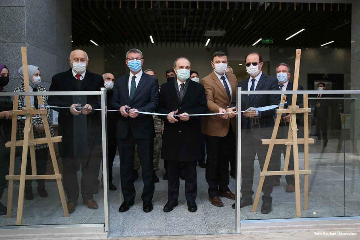 Vali Epcim, Bayburt &Uuml;niversitesi&rsquo;nde kurtuluş g&uuml;n&uuml; etkinliklerine katıldı