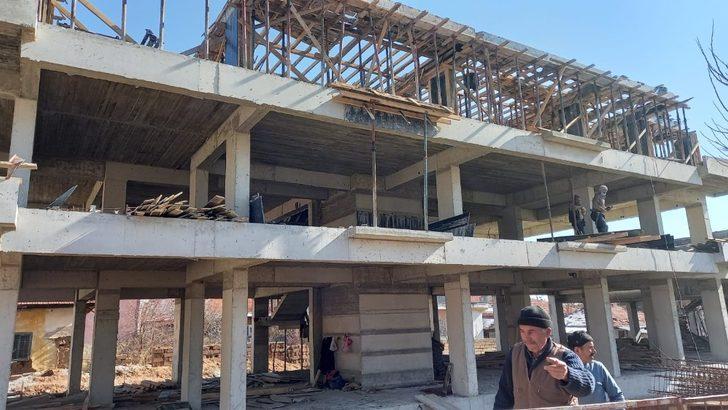 İnşaatın ikinci katından düşen işçi yaralandı G3