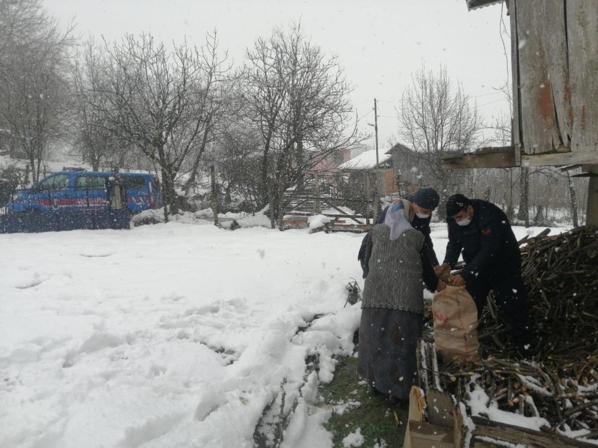 Jandarma&rsquo;dan &ouml;rnek davranış