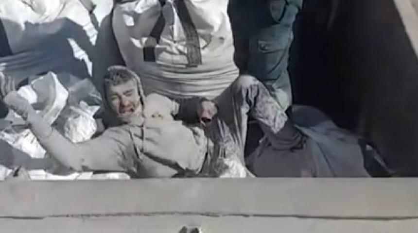 İspanya sınırında uçucu kül çuvalının içinden mülteci çıktı