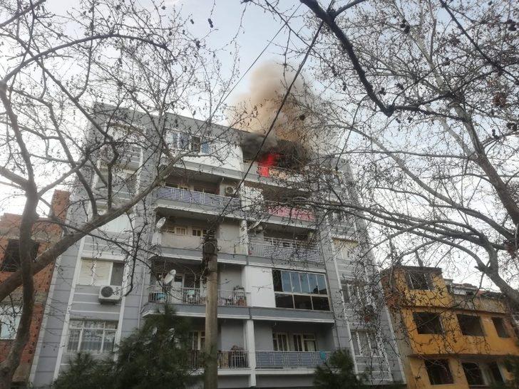 Bergama’da 4. katta çıkan yangın korkuttu G2
