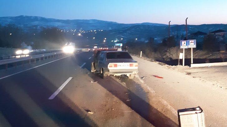 Hafif ticari araca çarpan alkollü sürücü yaralandı G2