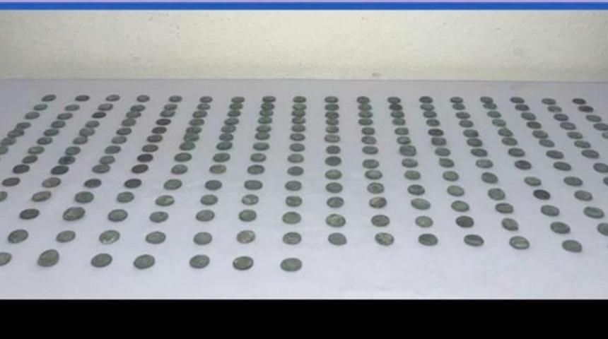 Balıkesir'de 243 sikke ele geçirildi