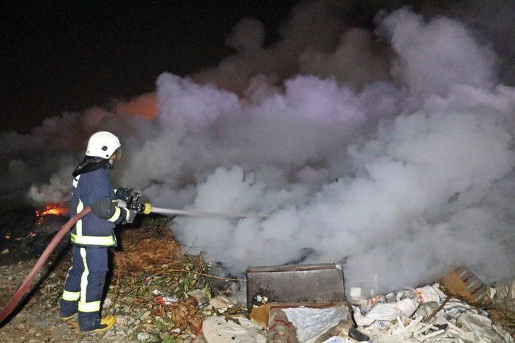 Antalya’da katı atık yangınında gökyüzü dumanla kaplandı G2
