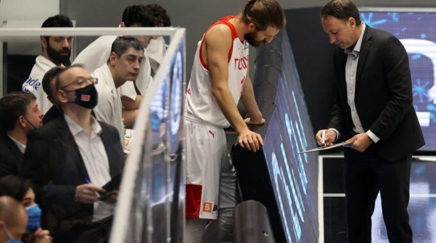 12 Dev Adam galibiyetle kapattı