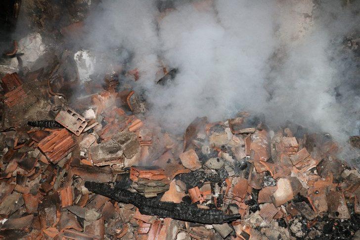 Amasya’da bağ evi yandı, Türk bayrağı zarar görmedi G5