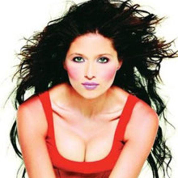 Aradığı aşkı &Ccedil;eşme'de buldu