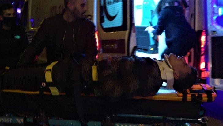 Otomobil ile çarpışan motosikletten yola savruldular: 1’i ağır 2 yaralı G5