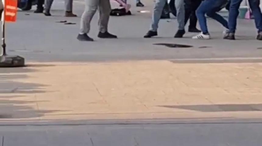 (Özel) Esenyurt’ta meydan kavgası kamerada