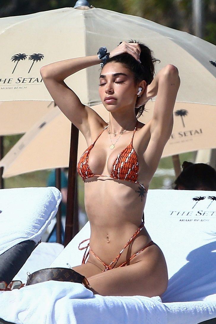 Herkesin tercih ettiği model Chantel Jeffries plajda!  G2