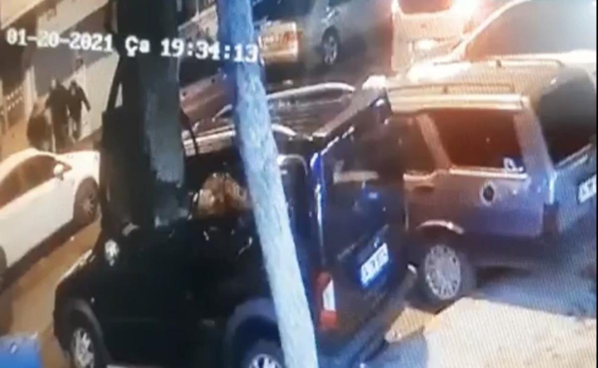 (&Ouml;zel) İstanbul&rsquo;un g&ouml;beğinde silahlı saldırı: Yaralı gen&ccedil; can havliyle b&ouml;yle ka&ccedil;tı