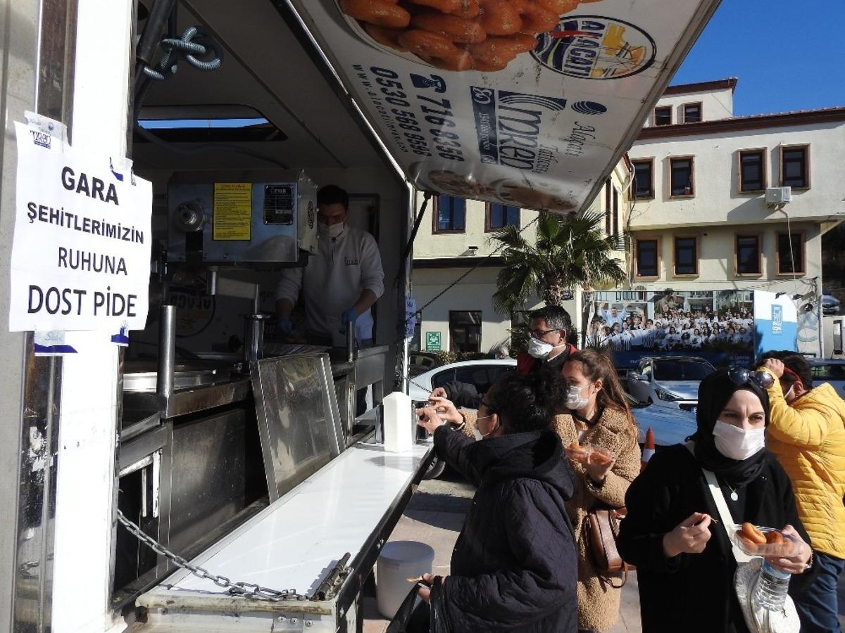 &Ccedil;eşmeli esnaftan Gara şehitleri anısına lokma