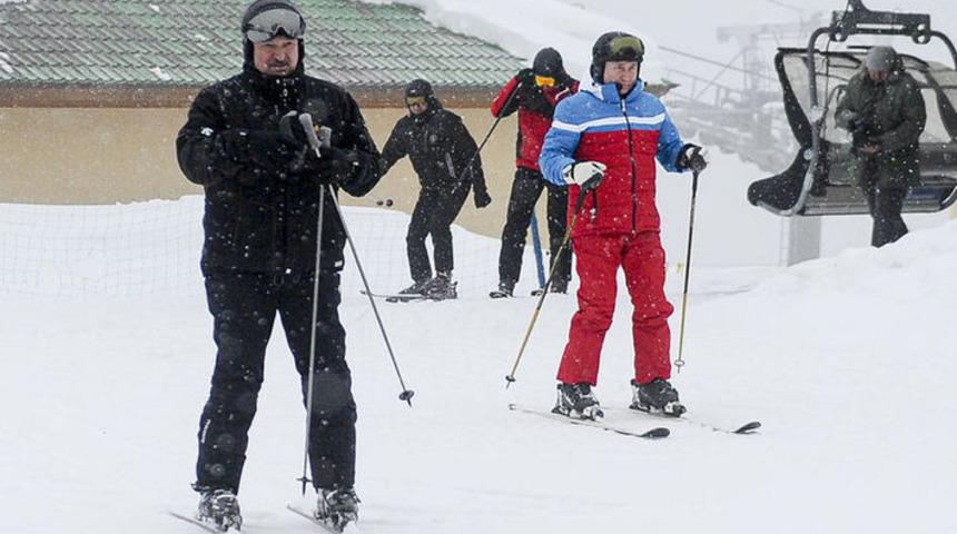 'Diplomatik kankalar' kar üstünde bir araya geldi!