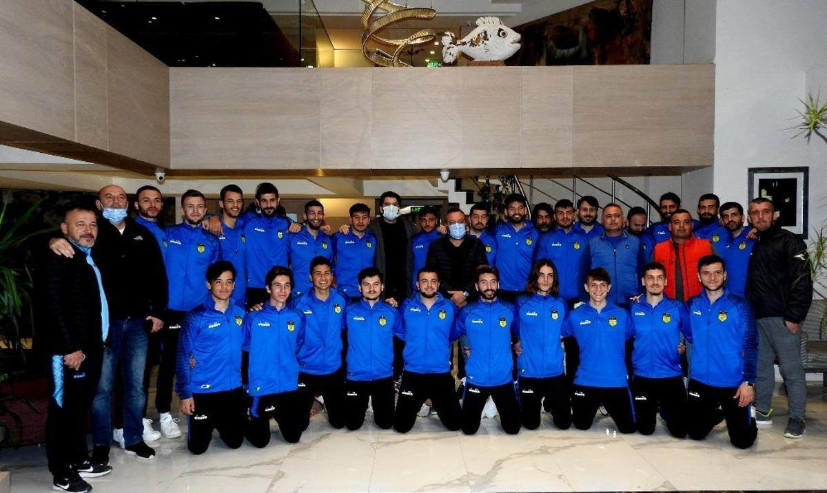 Ala&ccedil;atıspor kampa girdi