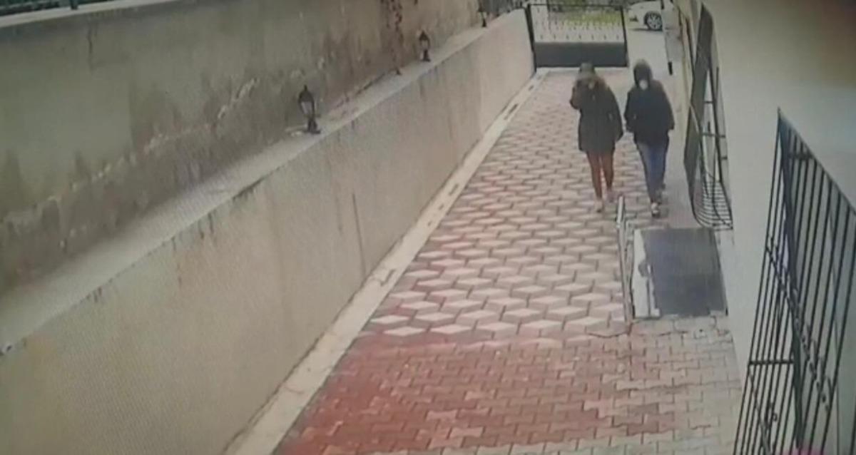 Ev hırsızları &ouml;nce kameralara ardından polise yakalandı