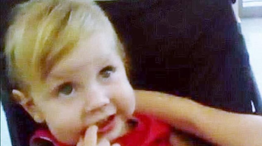 2 yaşındaki bebeği cezalandırmak için 'haşladılar'