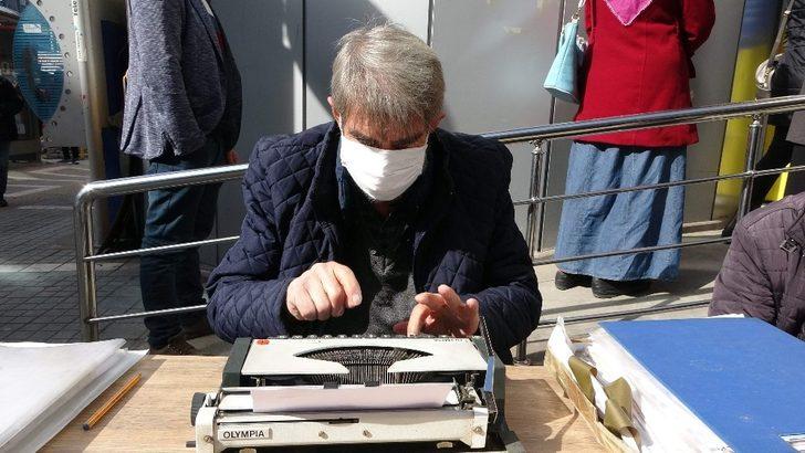 45 Yıllık arzuhalci, zamana meydan okuyor G1