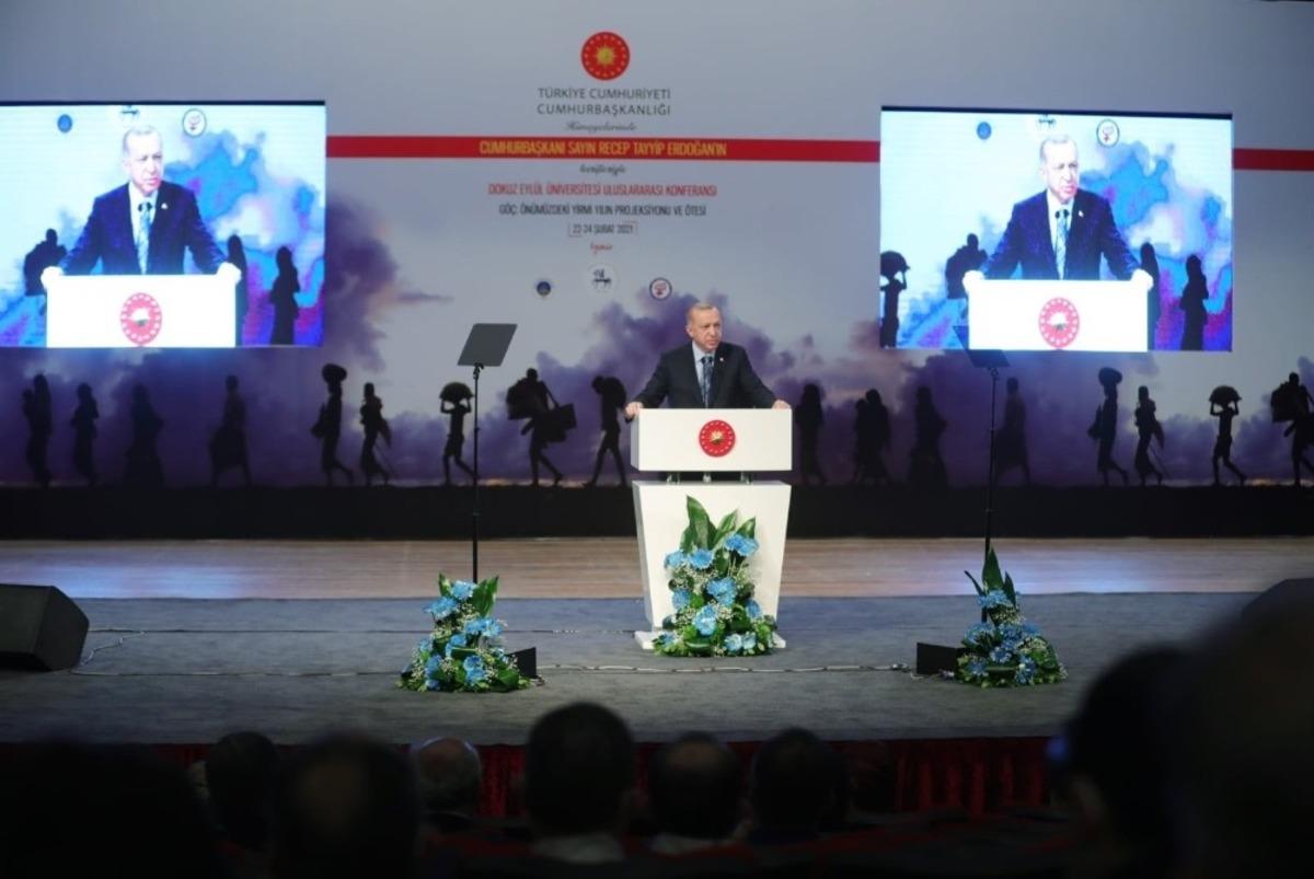 Rekt&ouml;r Aldemir İzmir&rsquo;de Uluslararası G&ouml;&ccedil; Konferansı&rsquo;na katıldı
