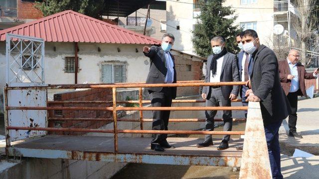 Başkan Sandal, sel felaketinin yaralarını sarıyor