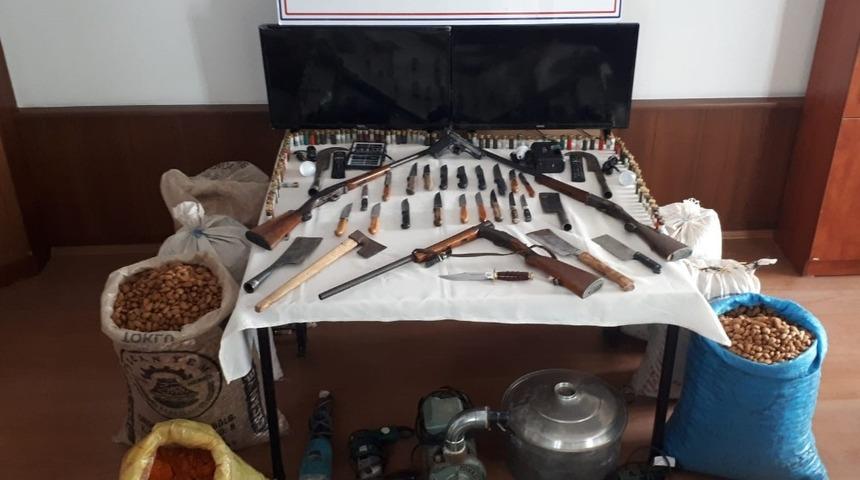 Hırsızlık zanlıları kaza sonrası tamirciye gidince yakayı ele verdi