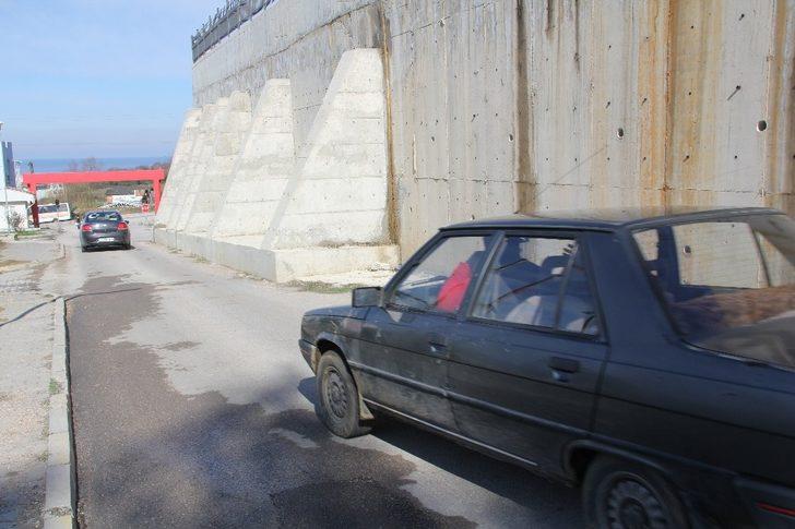 Sinop’ta hastane duvarında tehlike G1