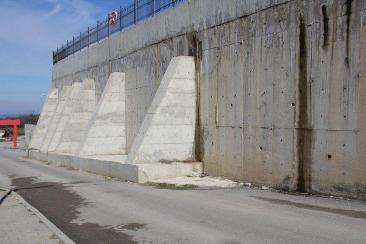 Sinop’ta hastane duvarında tehlike G2