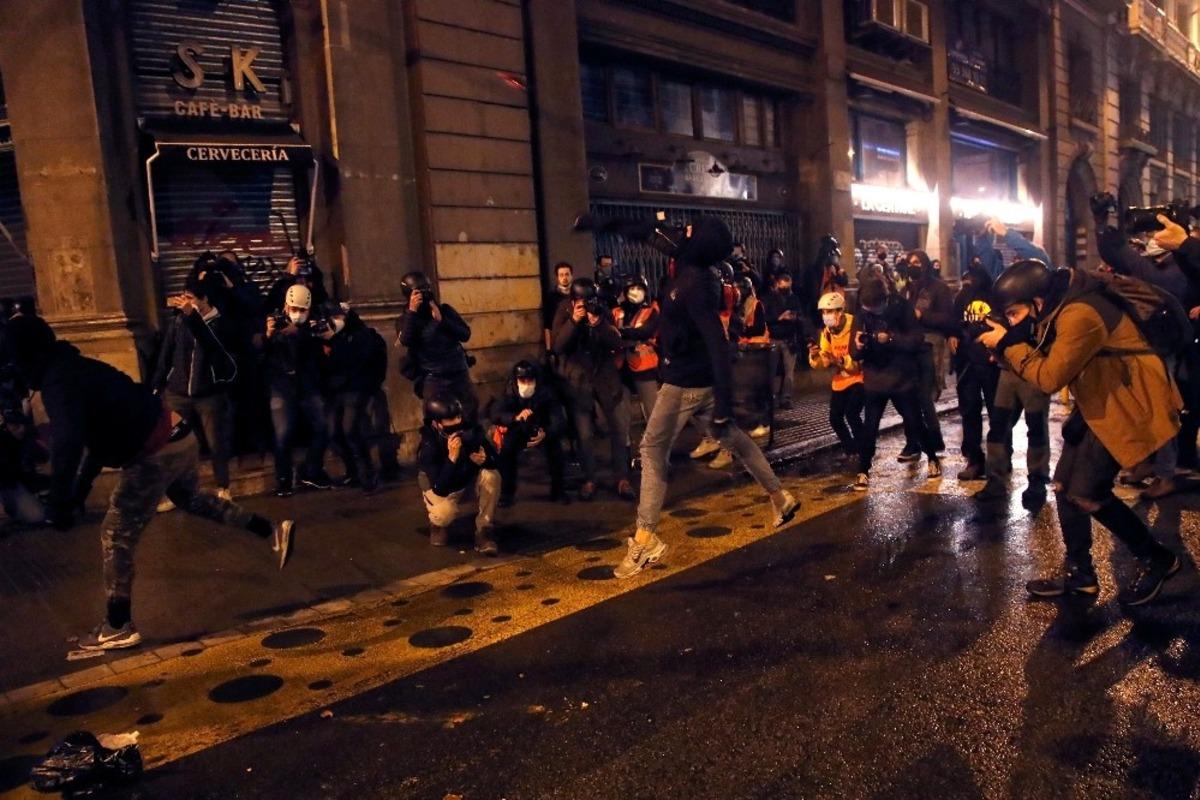 İspanya&rsquo;da rap&ccedil;i Hasel&rsquo;in tutuklanmasına karşı protestolar 7&rsquo;nci g&uuml;n&uuml;nde