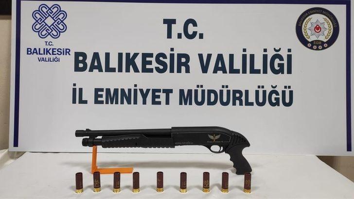 Balıkesir’de polis 14 aranan şahsı yakaladı G4