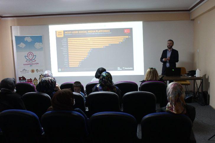 Kadınlara ’Ailede Sosyal Medya Kullanımı’ anlatıldı G1