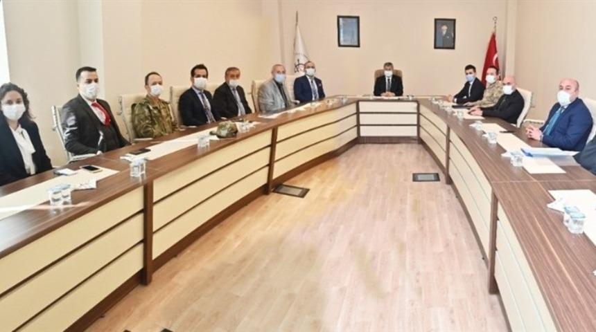 Vali Yılmaz: "Kurallara uyalım, uymayanlar varsa uyaralım"