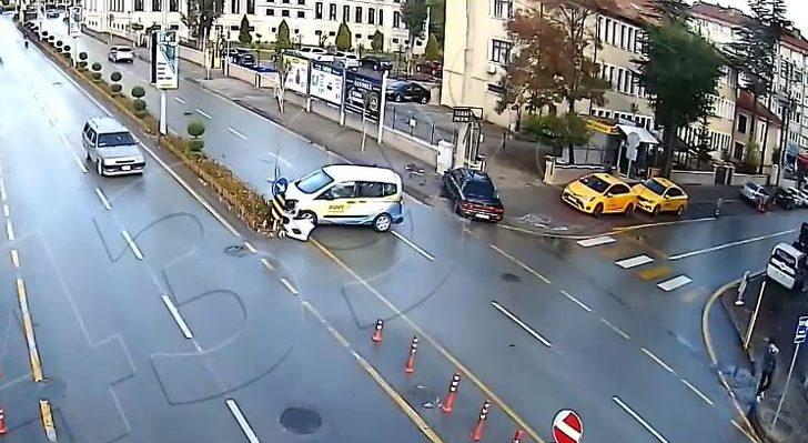 Trafik kazası kameralara böyle yansıdı G2