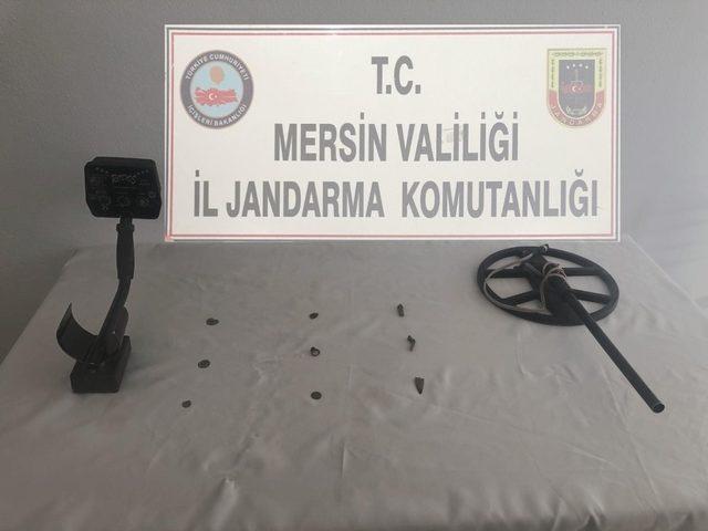 İzinsiz kazı yapan şahıslar jandarma ekiplerince yakalandı