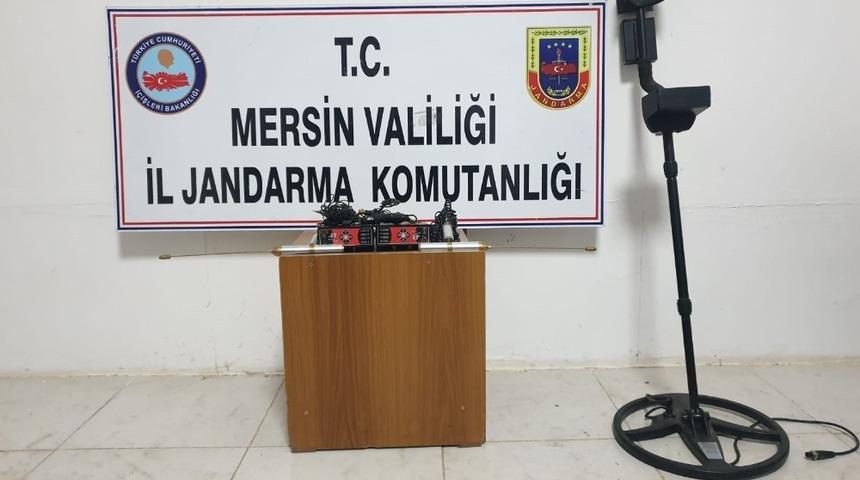 İzinsiz kazı yapan şahıslar jandarma ekiplerince yakalandı