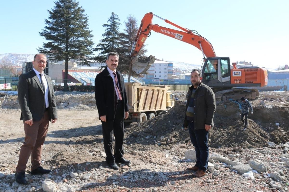 Y&uuml;zme havuzu olmayan tek ildi, ilk kazma vuruldu