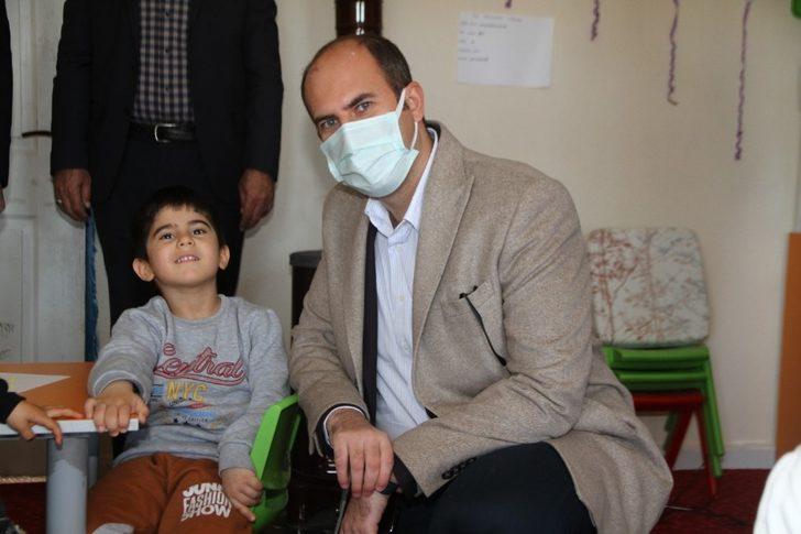 Kaymakam Türkmen, Çöltepe’de öğrencilerin heyecanına ortak oldu G3