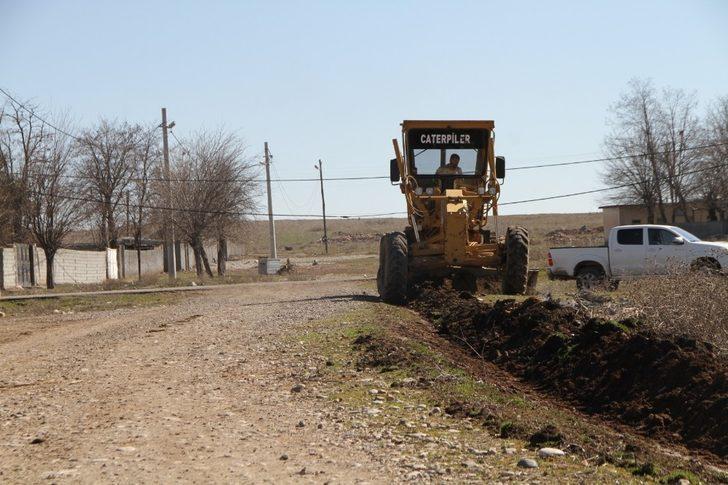 Kaymakam Türkmen üstyapı çalışmalarını inceledi G3