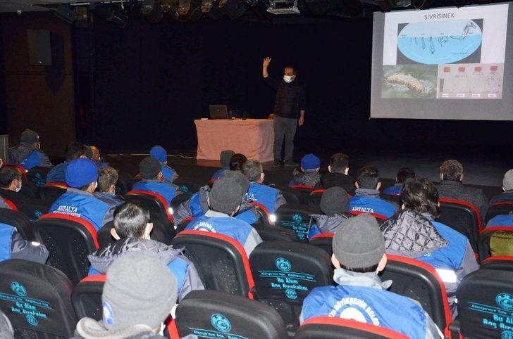 Büyükşehirden sinekle mücadele ekibine eğitim G4