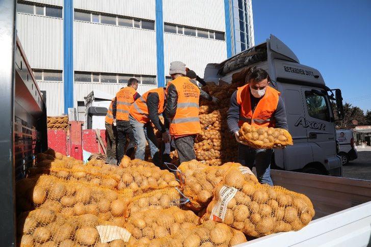 Pandemi mağduru vatandaşlara 750 ton patates desteği G5