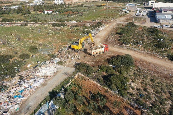 102 kamyon moloz ve çöp toplandı G2