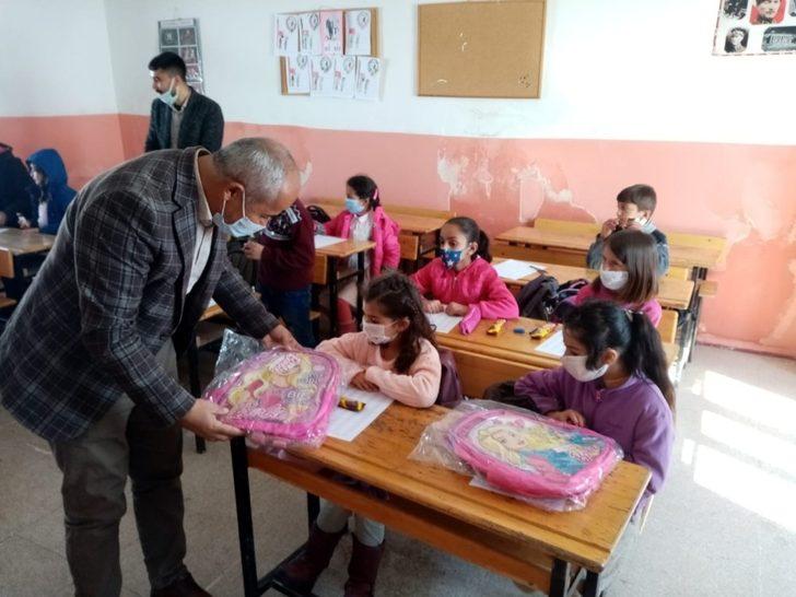 Başkan Ensari’den okul ziyareti G4