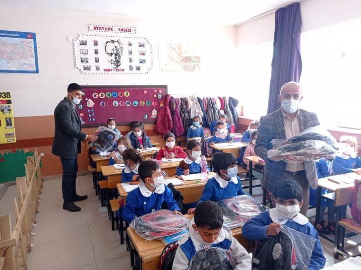 Başkan Ensari’den okul ziyareti G5